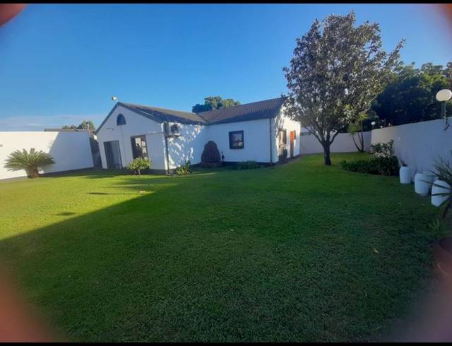 3 BEDROOM TOWNHOUSE FOR SALE IN VAALPARK